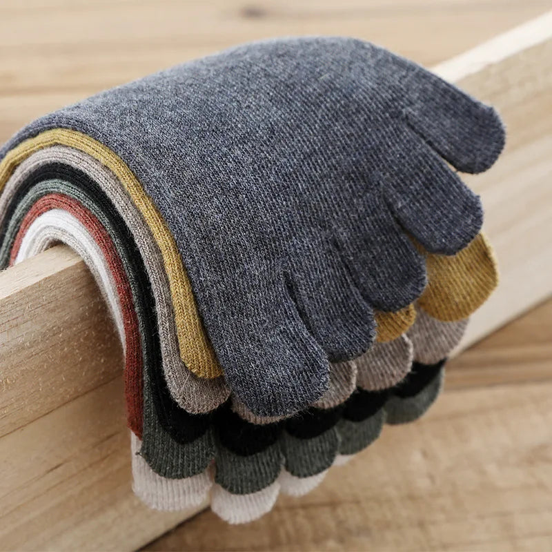 Damen Fünf-Zehen Baumwollsocken – Bequeme Warme Separate Zehen Kurzsocken in Weiß & Schwarz