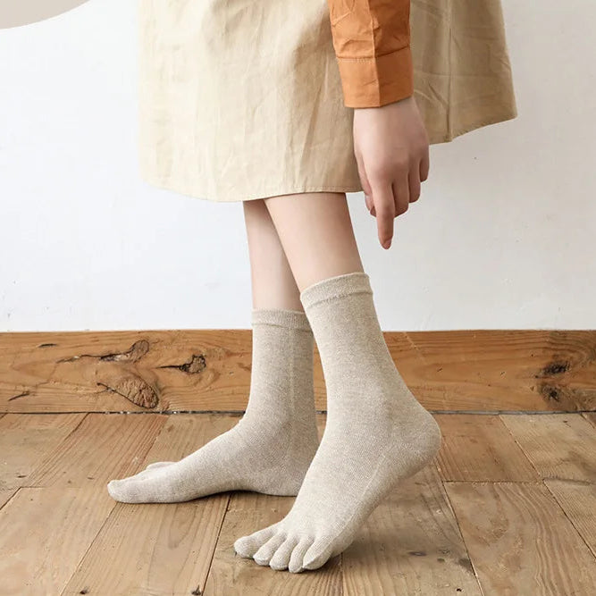Damen Fünf-Zehen Baumwollsocken – Bequeme Warme Separate Zehen Kurzsocken in Weiß & Schwarz