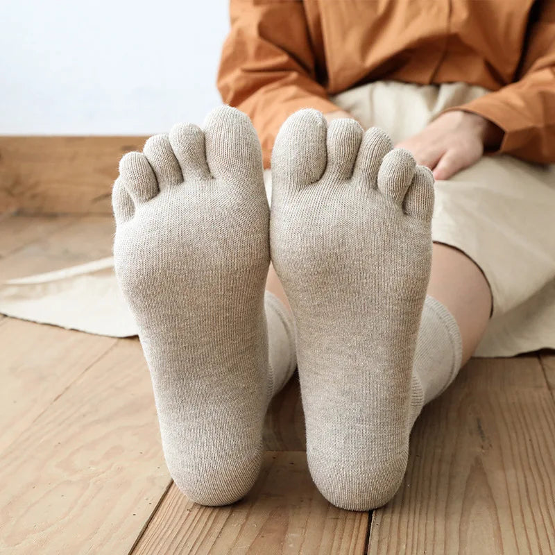Damen Fünf-Zehen Baumwollsocken – Bequeme Warme Separate Zehen Kurzsocken in Weiß & Schwarz