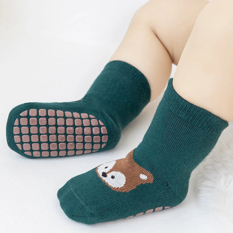 6 Paar Baby Anti-Rutsch Socken für Jungen & Mädchen – Cartoon Bodensocken mit Rutschhemmender Sohle für Trampolin & Innenbereich