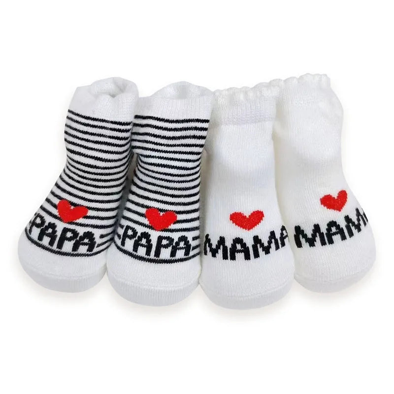 4 Paar Baby Anti-Rutsch Socken für Jungen & Mädchen – Mama Papa Herz Muster Erste Schritte Bodensocken Weiß Schwarz Gestreift