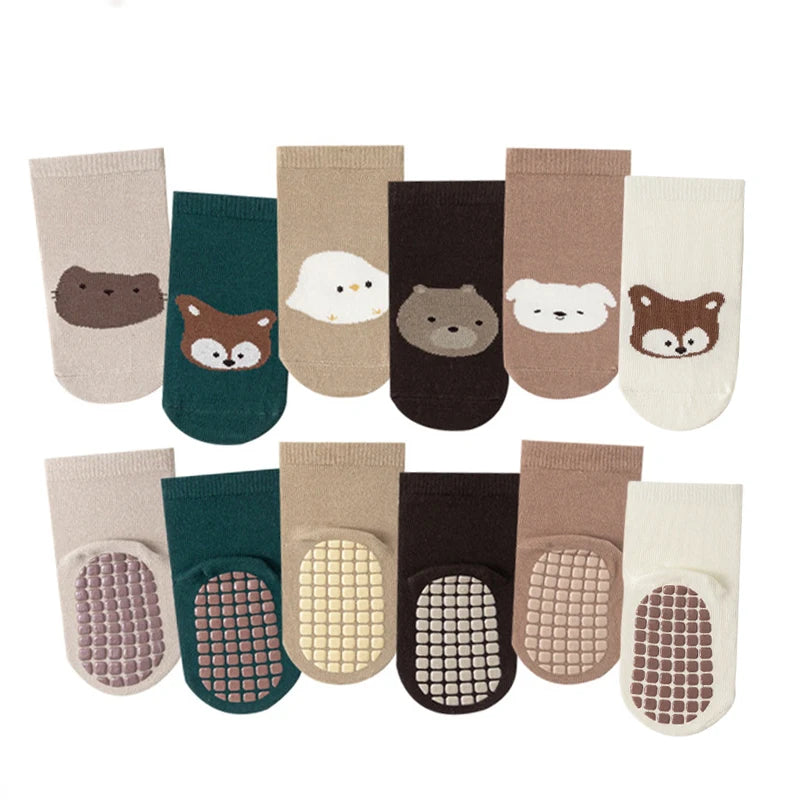 6 Paar Baby Anti-Rutsch Socken für Jungen & Mädchen – Cartoon Bodensocken mit Rutschhemmender Sohle für Trampolin & Innenbereich