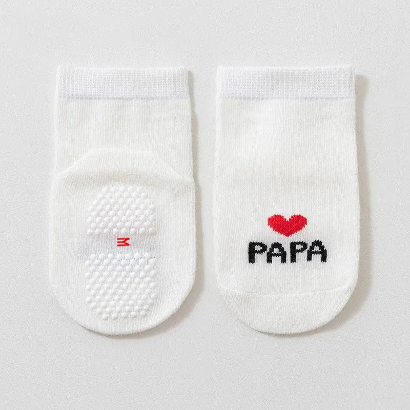 4 Paar Baby Anti-Rutsch Socken für Jungen & Mädchen – Mama Papa Herz Muster Erste Schritte Bodensocken Weiß Schwarz Gestreift
