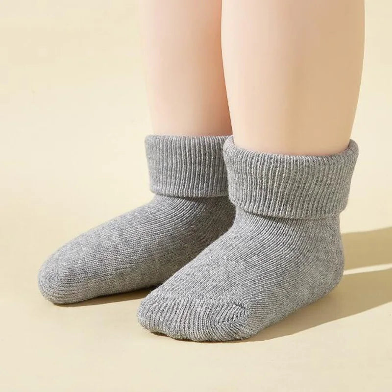 2 Paar Warme Baby Socken für Jungen & Mädchen – Weiche Herbst Winter Kuschelige Kinder Socken