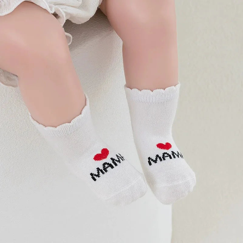 4 Paar Baby Anti-Rutsch Socken für Jungen & Mädchen – Mama Papa Herz Muster Erste Schritte Bodensocken Weiß Schwarz Gestreift
